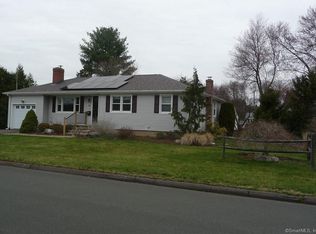 50 Hemlock St, Newington, CT 06111