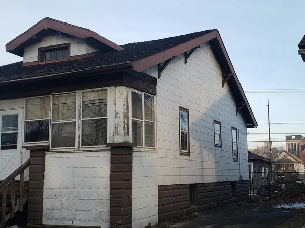 669 Douglas Ave, Calumet City, IL 60409