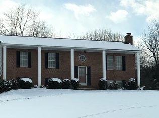 608 Stayman Dr, Falling Waters, WV 25419