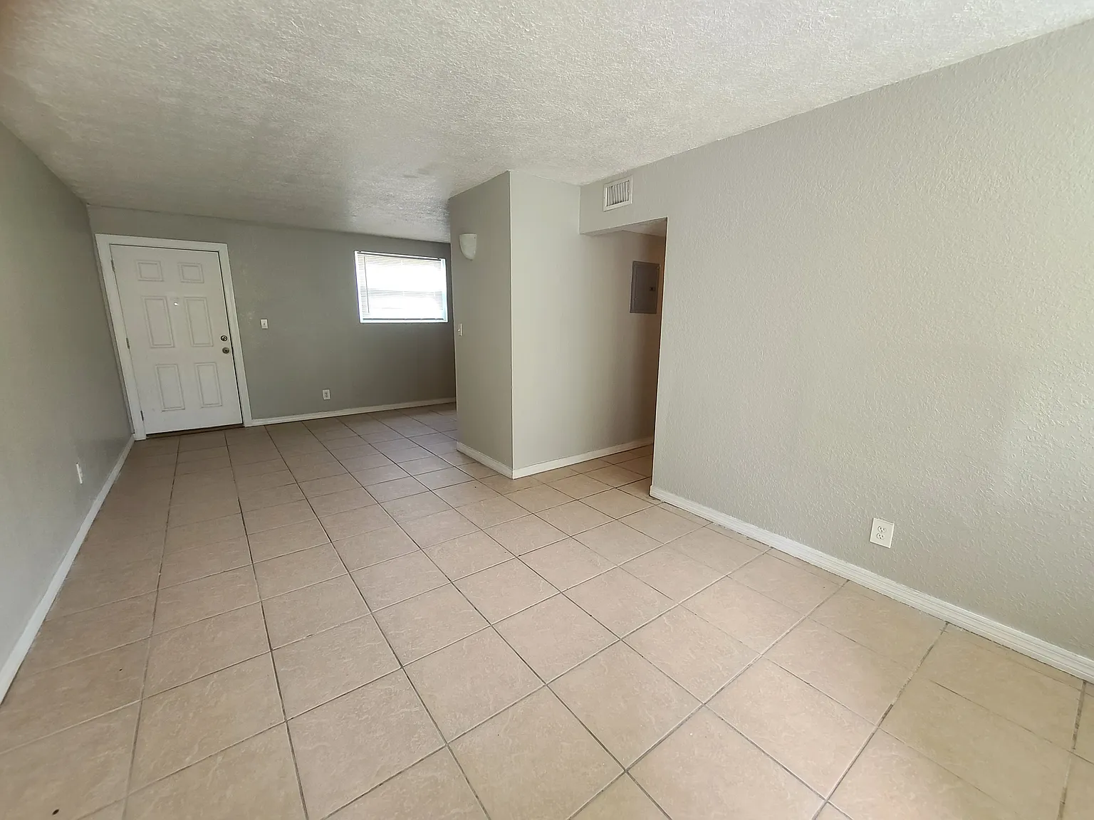 2 bed, 750 sqft, $915 — Photo 3
