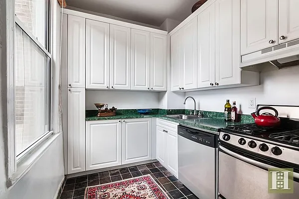 Rented by Halstead Real Estate | media 10