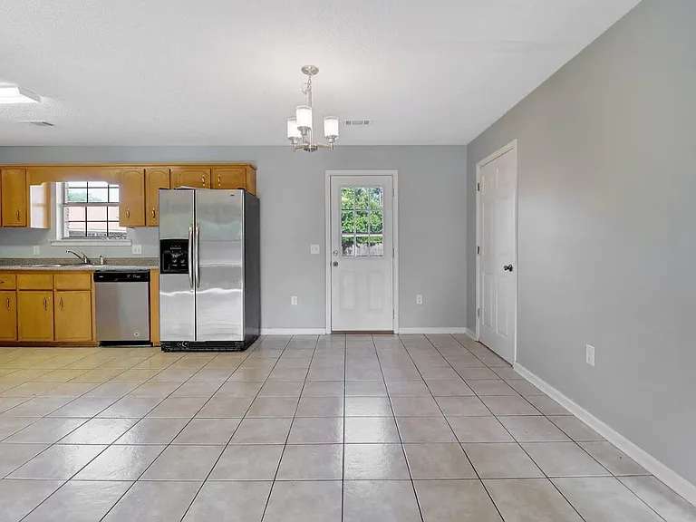 1232 Pineridge Way — Photo 13