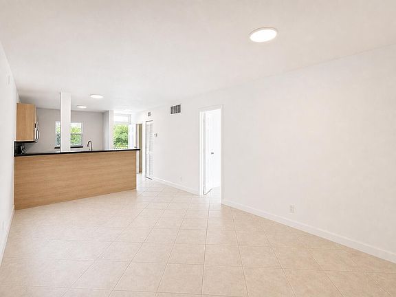 3rd image of 1541 S Ocean Boulevard #219