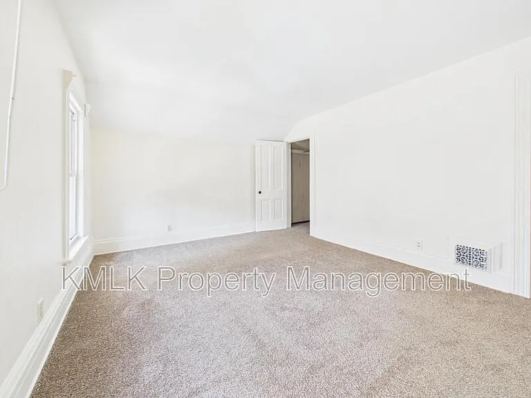 183 N Union St — Photo 30