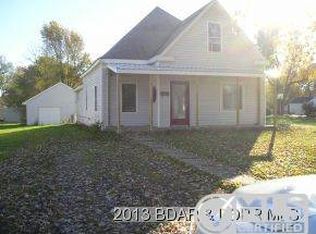 304 S Maple St, Versailles, MO 65084