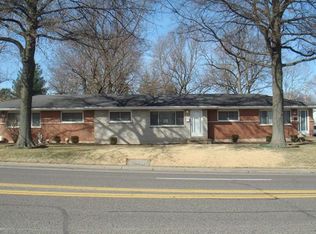655 N New Florissant Rd, Florissant, MO 63031
