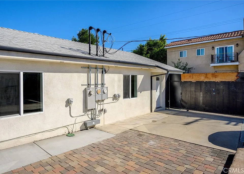 14298 Van Nuys Blvd