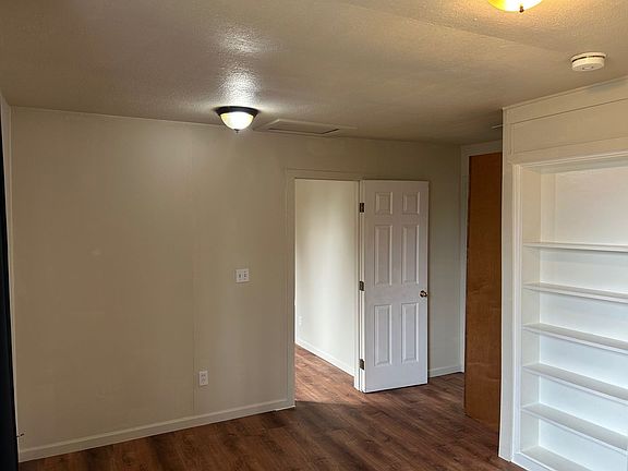 4th image of 915-917 SE 155th Ave #915