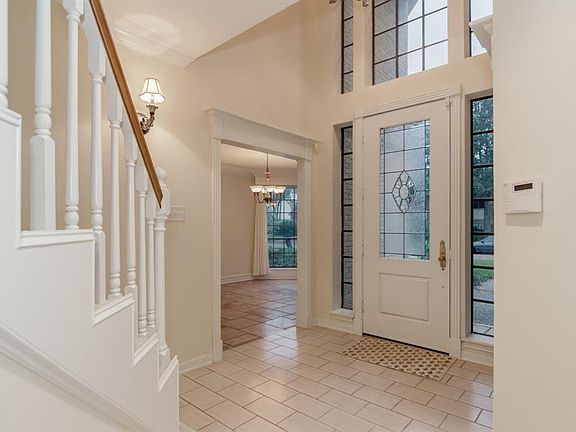 3rd image of 20127 Chateau Bend Dr