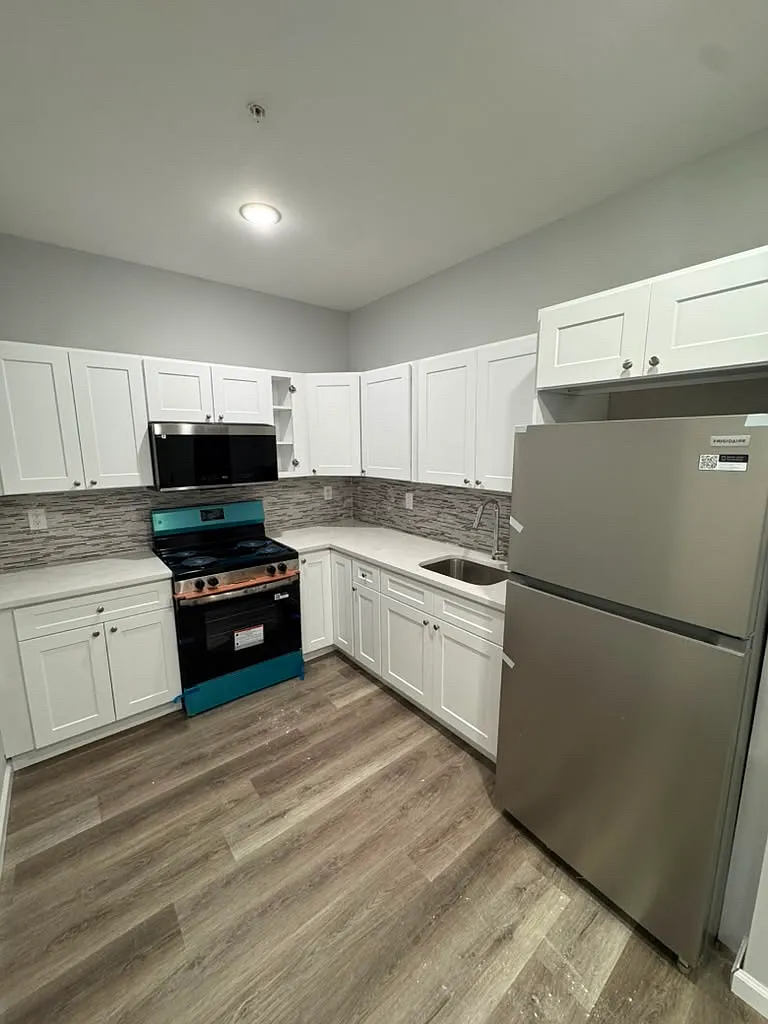 1 bed, $2,045 — Photo 2