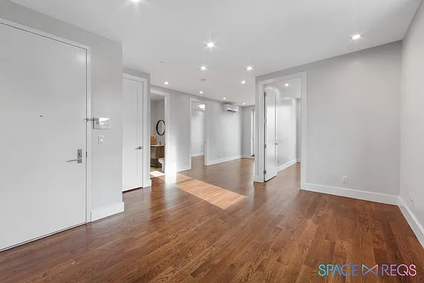 Rented by SpaceReqs LLC | media 8