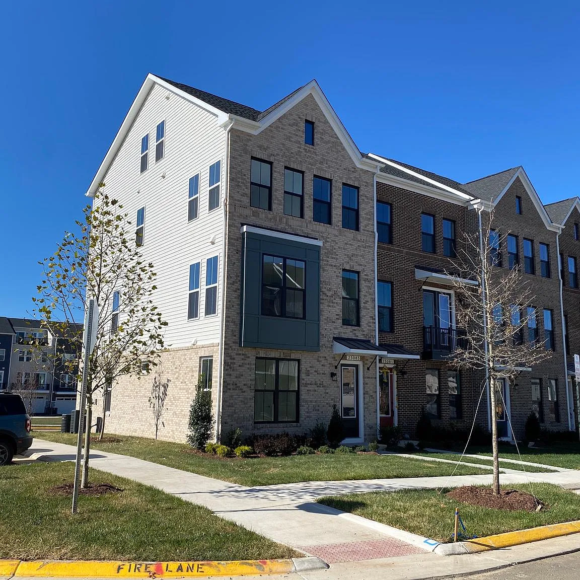 4 bed, 5.0 bath, 2510 sqft, $4,300 — Photo 1