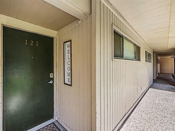 3rd image of 12600 Melville Dr APT 121