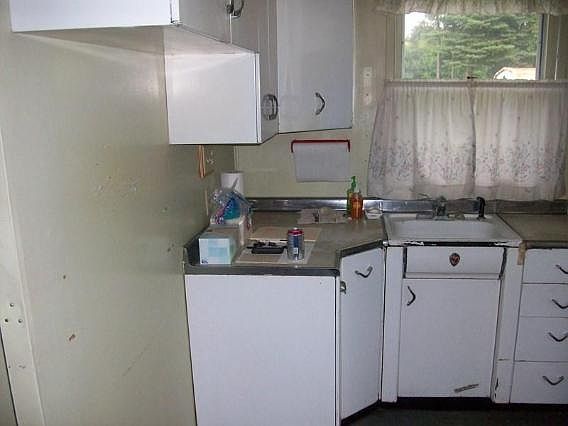 3rd image of W160N9948 Colonial Dr