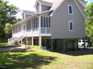 401 Hickory St, Emerald Isle, NC 28594