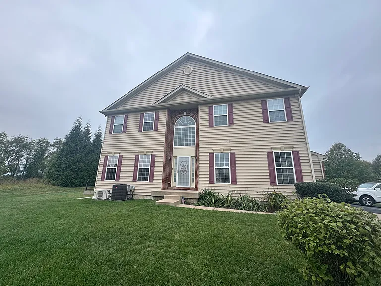 Side of the house. End Unit Townhome.