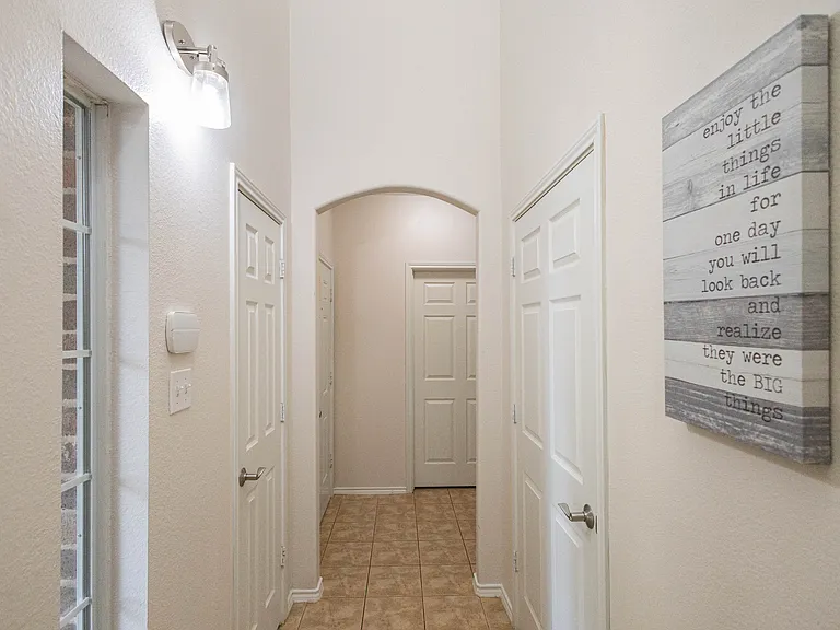 154 Castleridge Dr #B — Photo 6