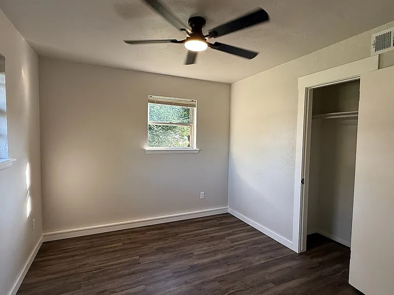 2209 Marshall Dr — Photo 38