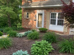 10 Applewood Dr, Fairfield, OH 45014