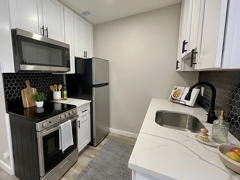 5317 1/2 William Holland Ave #5317-103 — Photo 6