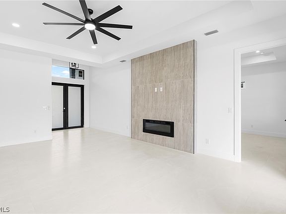 4th image of 1615 NE 1st Ave