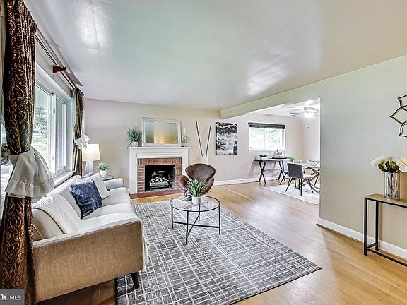 4th image of 3720 Lockwood Ln