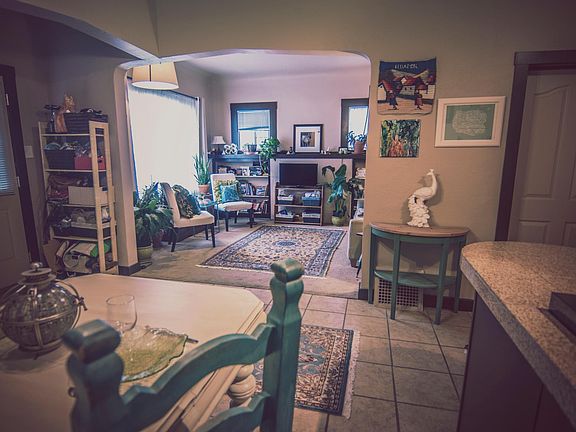3rd image of 771 E Roosevelt Ave APT 1