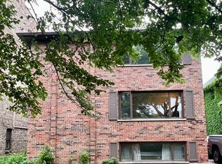 820 S Maple Ave, Oak Park, IL 60304