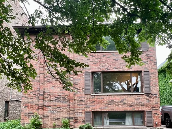 820 S Maple Ave, Oak Park, IL 60304