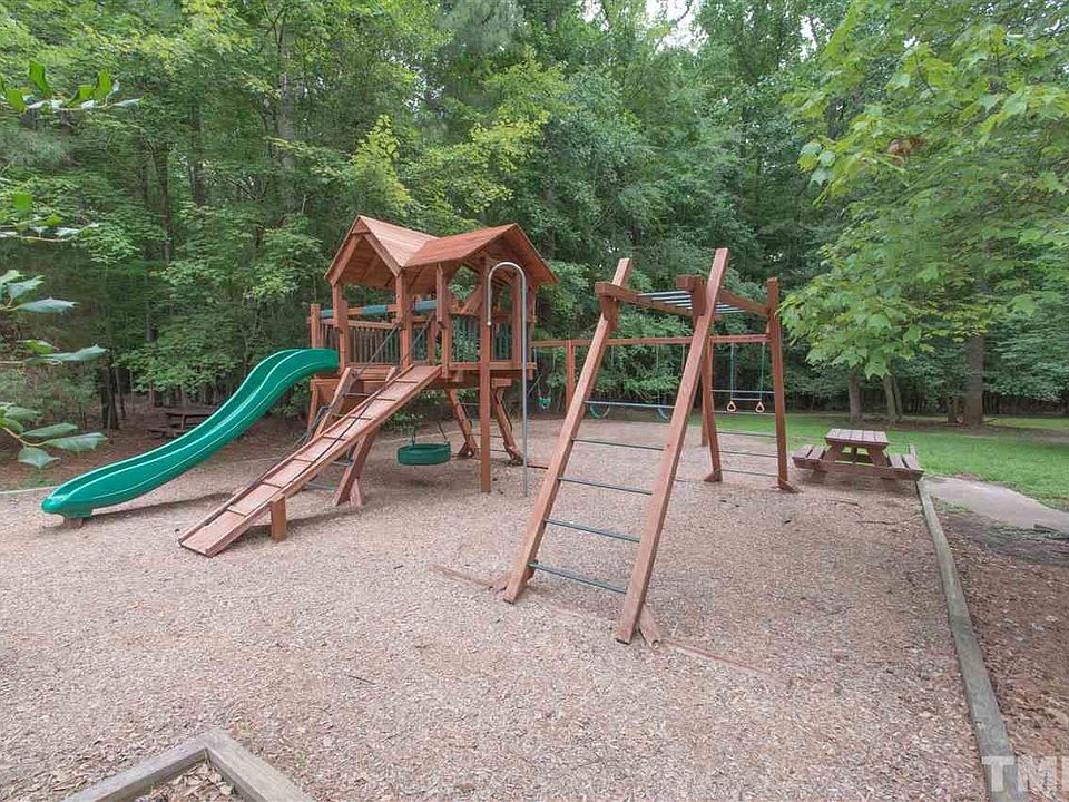 2nd image of 12212 Chastain Dr
