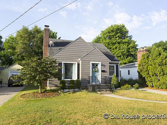 2nd image of 1120 Kelsey St NE