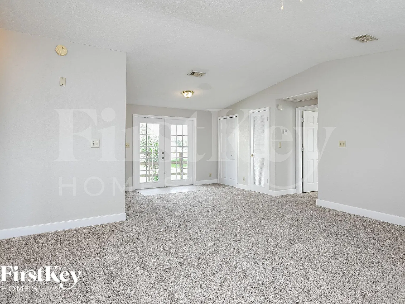 3 bed, 2.0 bath, 1092 sqft, $2,020 — Photo 4