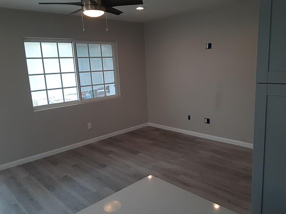 3rd image of 796 Jefferson Ave