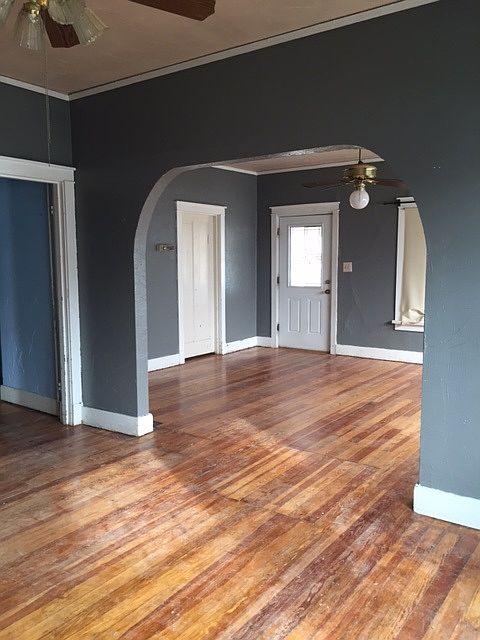 2nd image of 222 S Baylor St