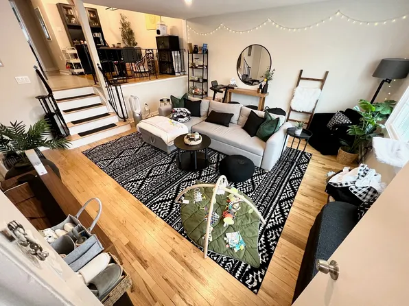 34-24 Brookside St #2, Little Neck, NY 11363