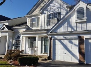 1538 Apple Grove Ln, Westmont, IL