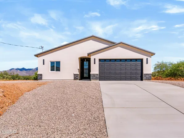 60 Calle Dinamarca, Rio Rico, AZ 85648