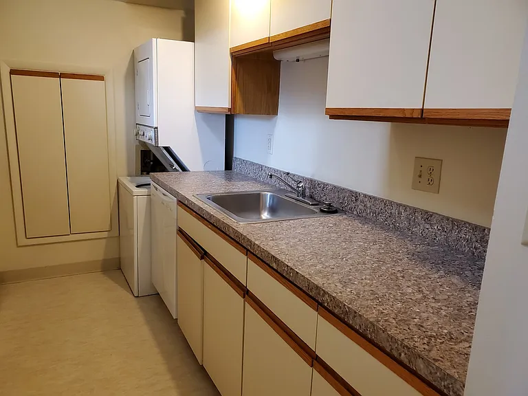 Charming Apartments in Prime Lancaster City Location - Walking distance of Central Market! — Photo 6