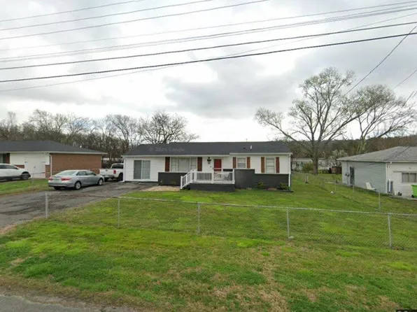 1306 E Sherry Dr, Rossville, GA 30741