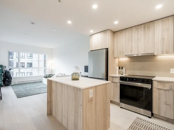 3594 Malsum Dr #317, Burrard Inlet 3, BC V7G 0B4