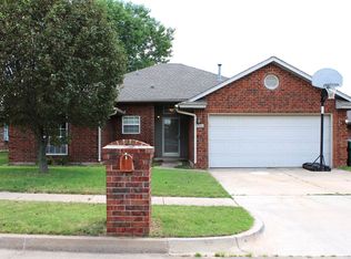 2720 SE 95th St, Moore, OK 73160