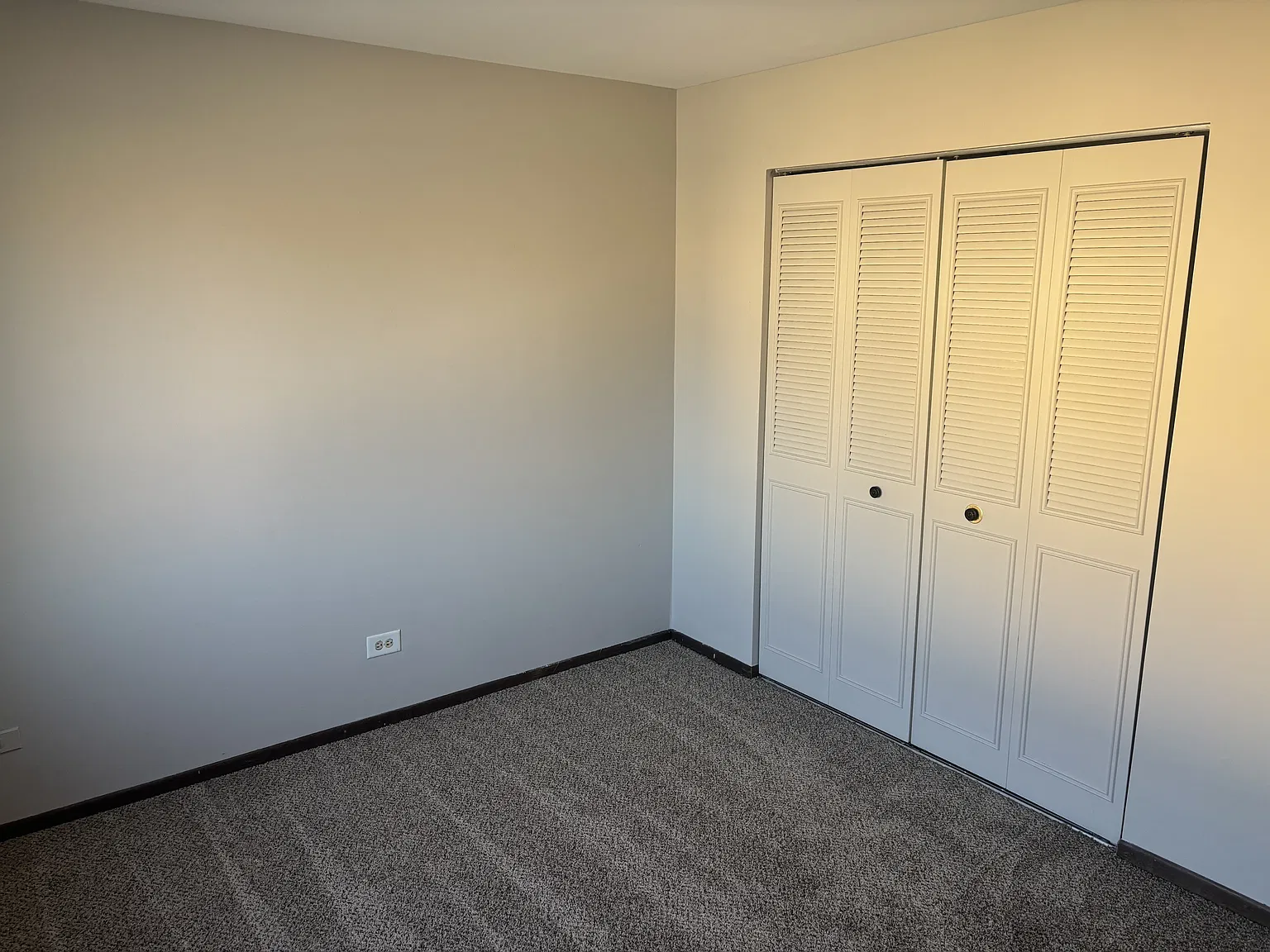 8860 Mobile - 2C — Photo 3