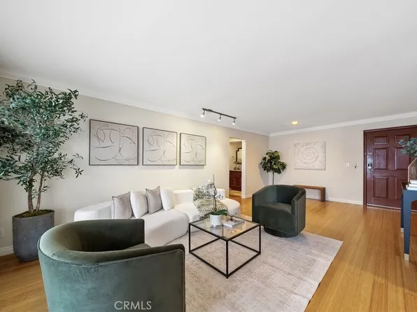 1154 S Barrington Ave APT 213, Los Angeles, CA 90049