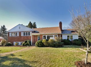 1726 Concord Dr, Charlottesville, VA
