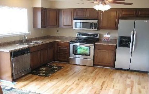Beautiful Kitchen and Appliances : Kitchen includes dining area, walk in pantry, entry from deck & s