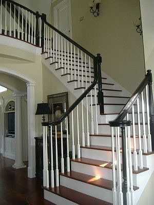 4th image of 2527 Millbrook Ct