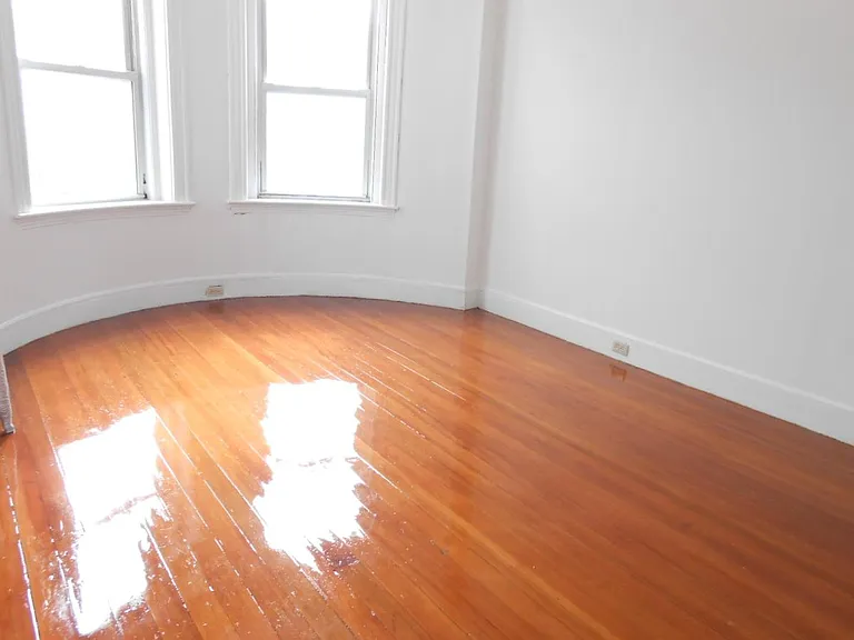 1905 Beacon St #3R — Photo 10