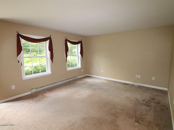 4th image of 88 Rosewood Dr
