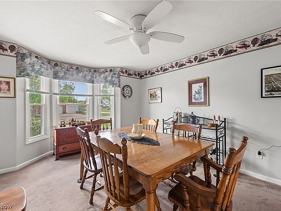 4th image of 454 Golden Russett Blvd