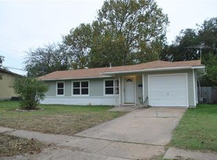 405 NW Tarrant Ave, Burleson, TX 76028